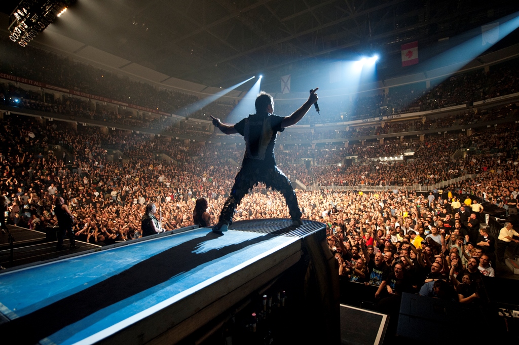 IRON MAIDEN: BURNING AMBITION