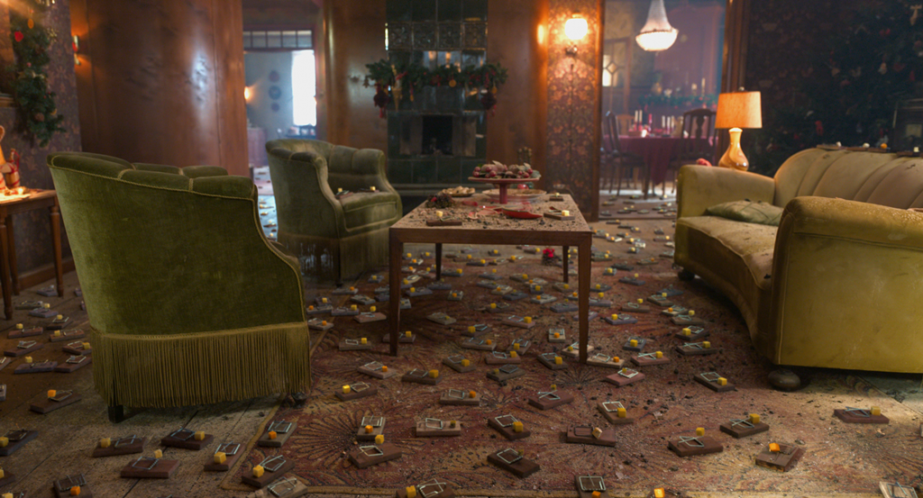 A MOUSE HUNT FOR CHRISTMAS