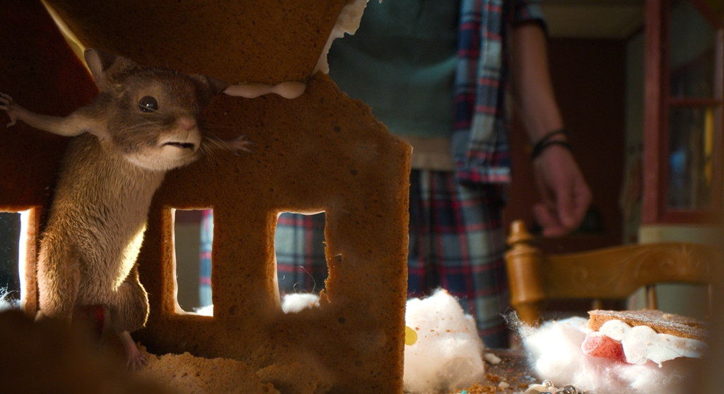 A MOUSE HUNT FOR CHRISTMAS