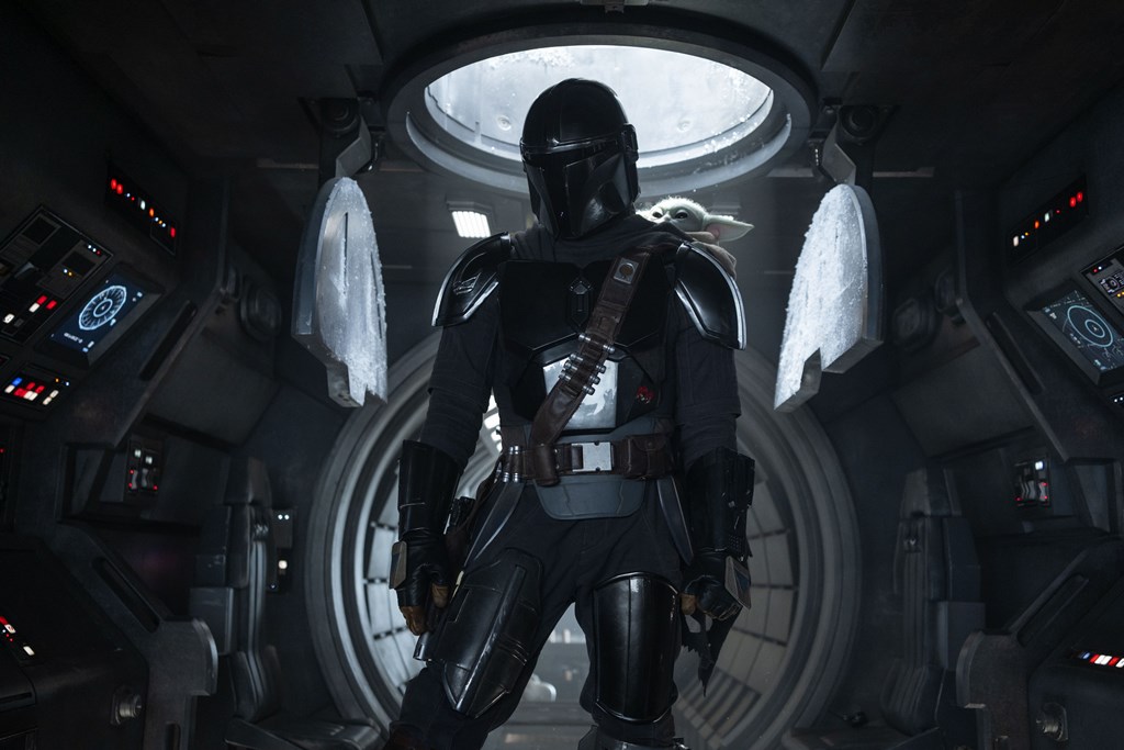 STAR WARS: THE MANDALORIAN AND GROGU