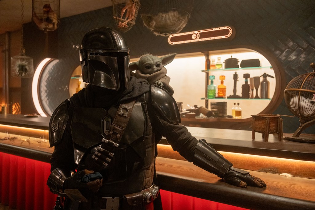 STAR WARS: THE MANDALORIAN AND GROGU