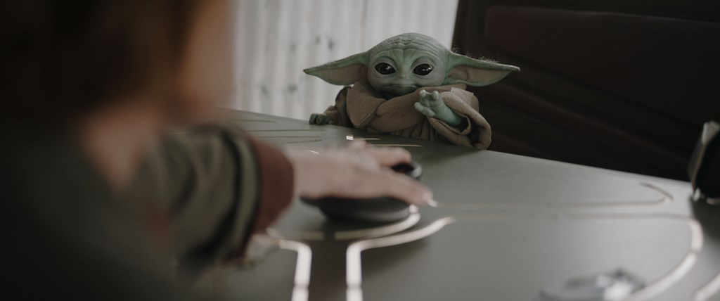 STAR WARS: THE MANDALORIAN AND GROGU