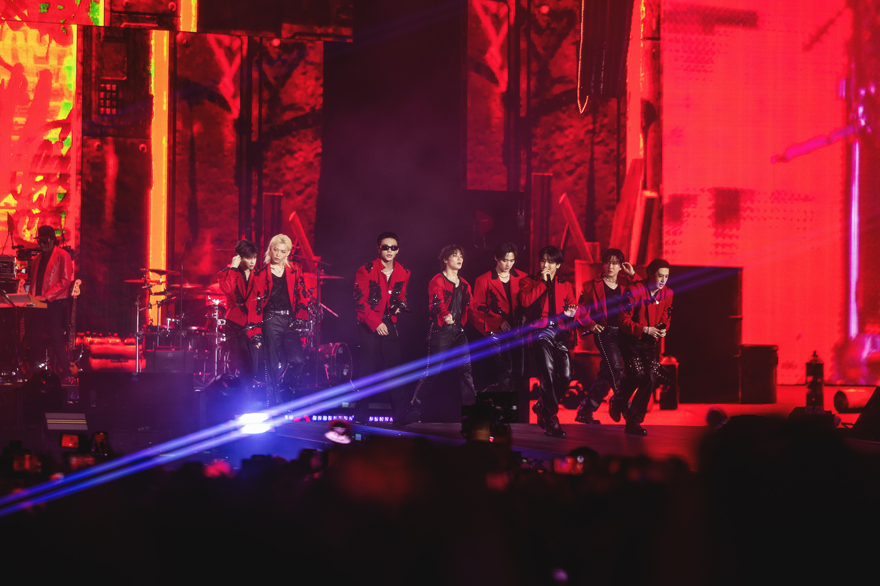 STRAY KIDS: THE DOMINATE EXPERIENCE