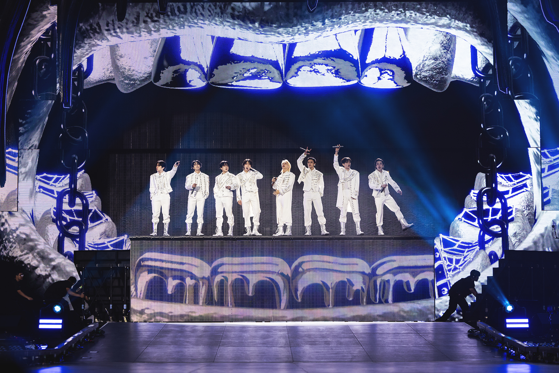 STRAY KIDS: THE DOMINATE EXPERIENCE