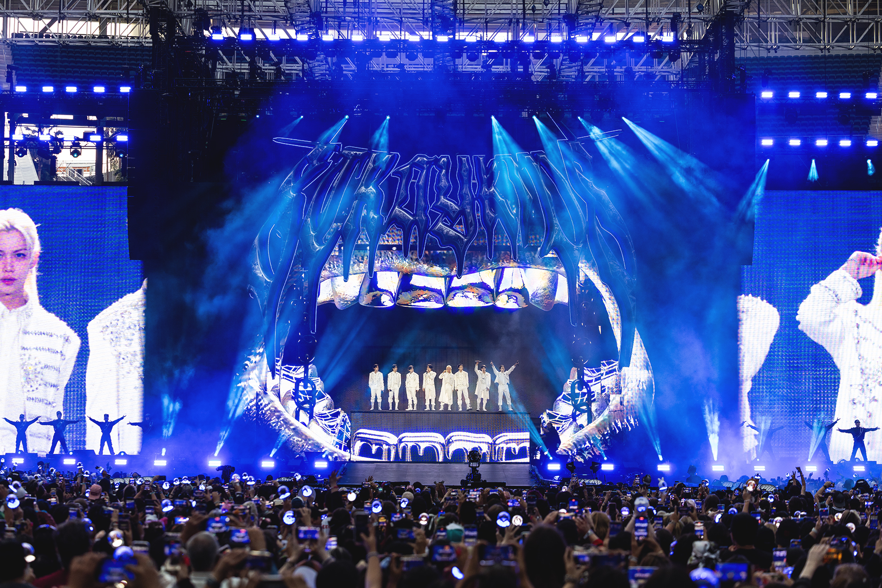 STRAY KIDS: THE DOMINATE EXPERIENCE