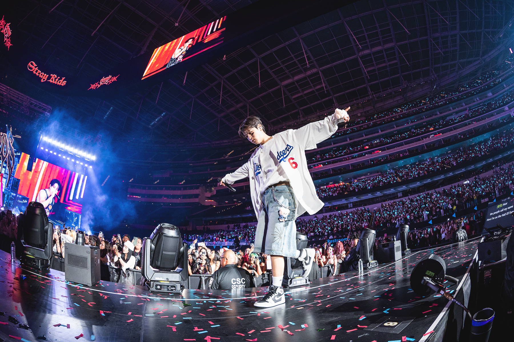 STRAY KIDS: THE DOMINATE EXPERIENCE